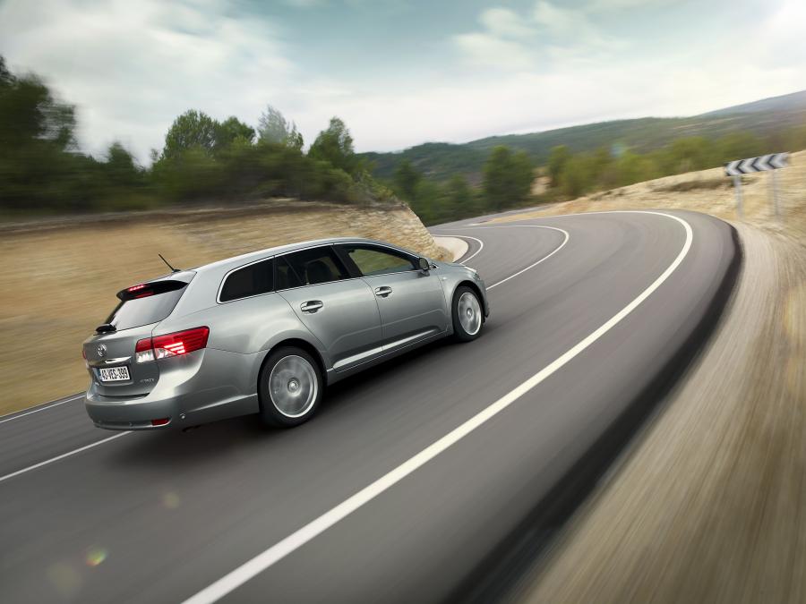  Toyota Avensis SW 2011 года  (фото 43 из 60)